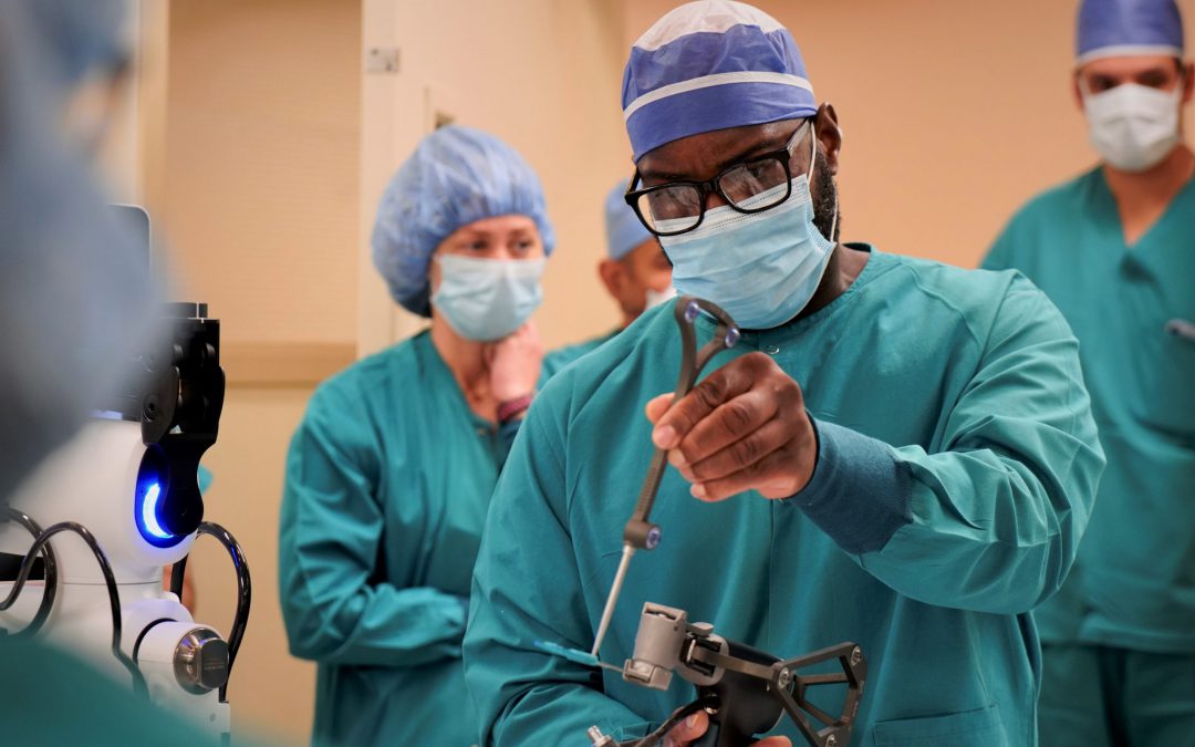 Surgical Robot Assists With Knee Replacements, Improves Them