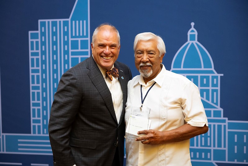 Dr. Donaldo Hernandez (Left) Dr. José Alberto Arévalo (Right)