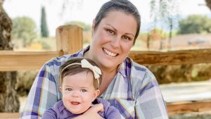 Breast cancer patient Lindsay with her daughter Eva